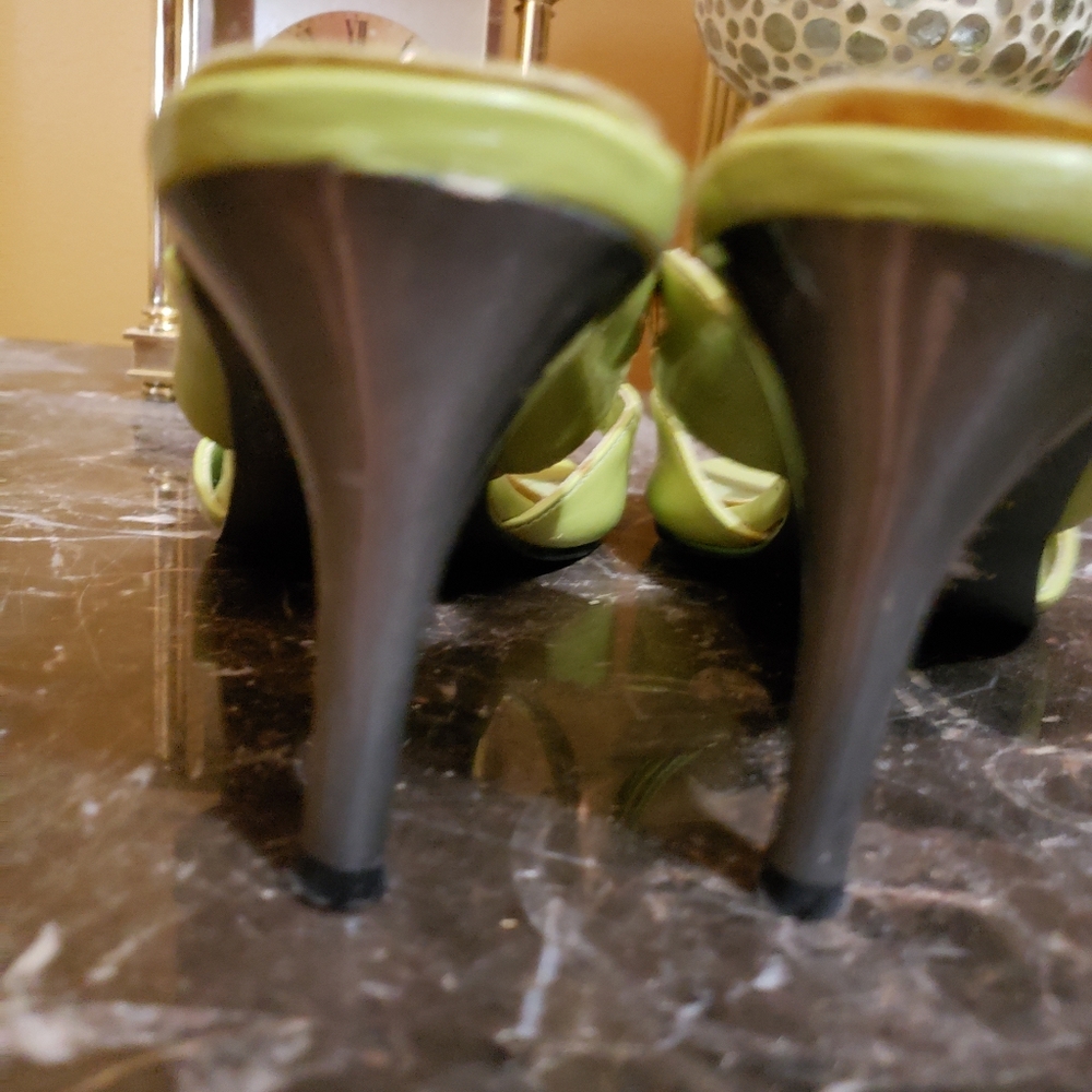 Heels - Picture 5 of 6